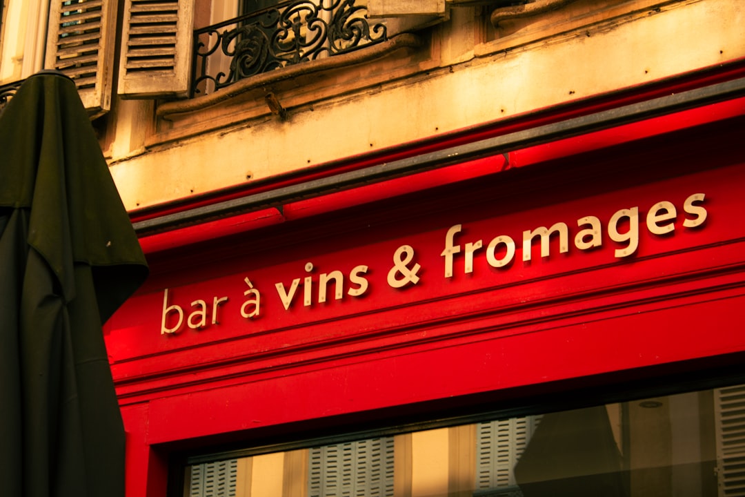 Bar a vins & fromages storefront in paris